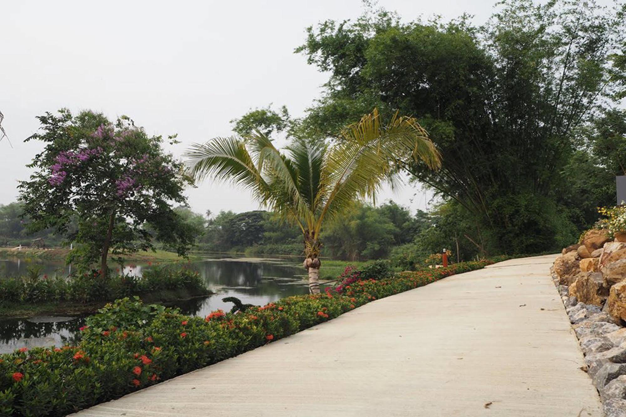 The Canal Garden Resort Ban Huai Sua Exteriör bild